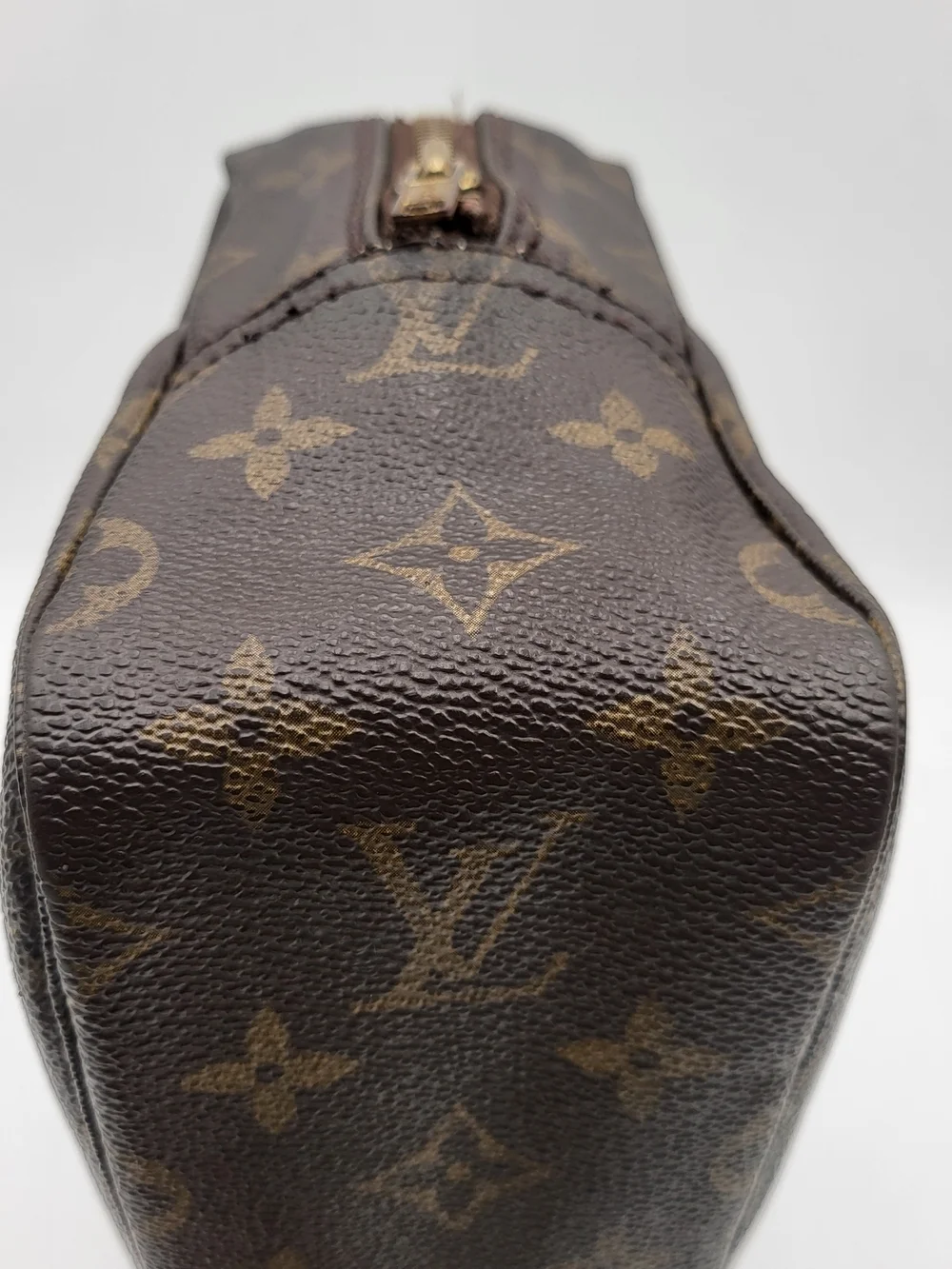 LOUIS VUITTON Monogram Trousse Toilette 28 Cosmetic Pouch, Authentic w/COA.